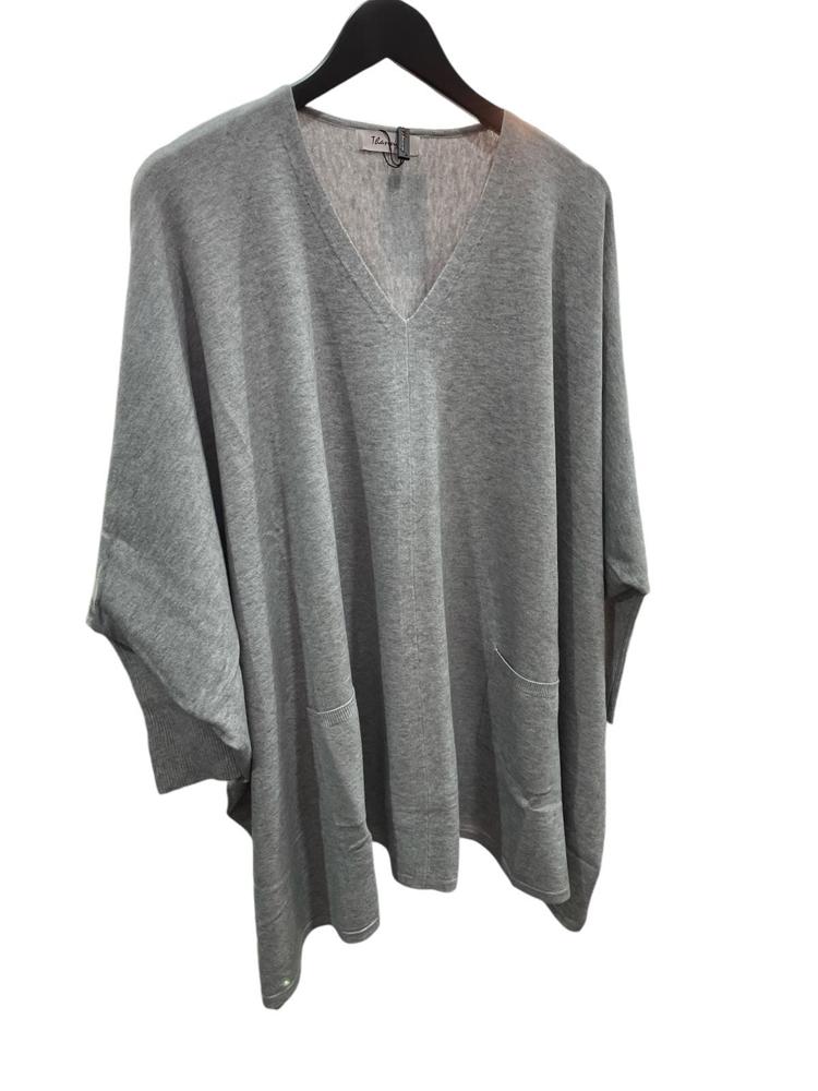 oversized poncho trui met v-hals en zakken 7574 - Thanny