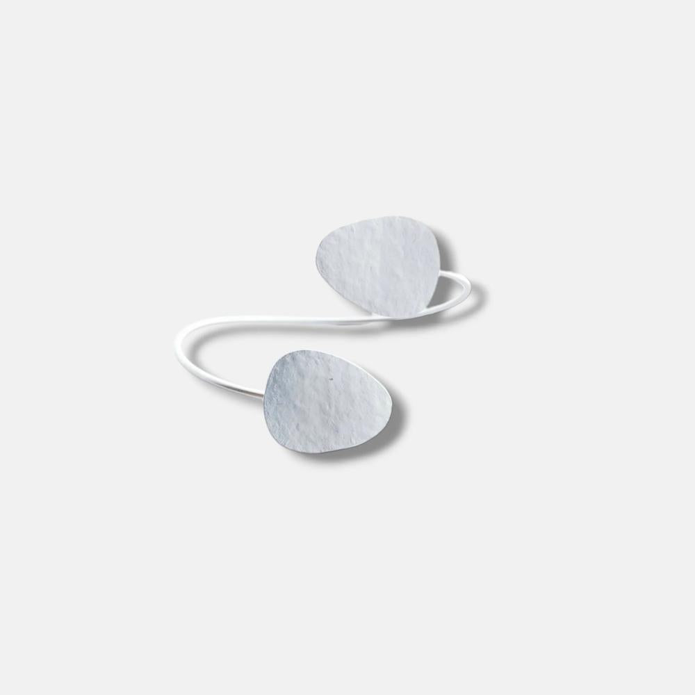 minimalistische open armband met twee bladvormige elementen - Rosanna de la Riva