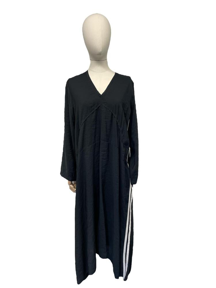 elegante midi-jurk met v-hals en contrasterende streep p241064 - Working Overtime